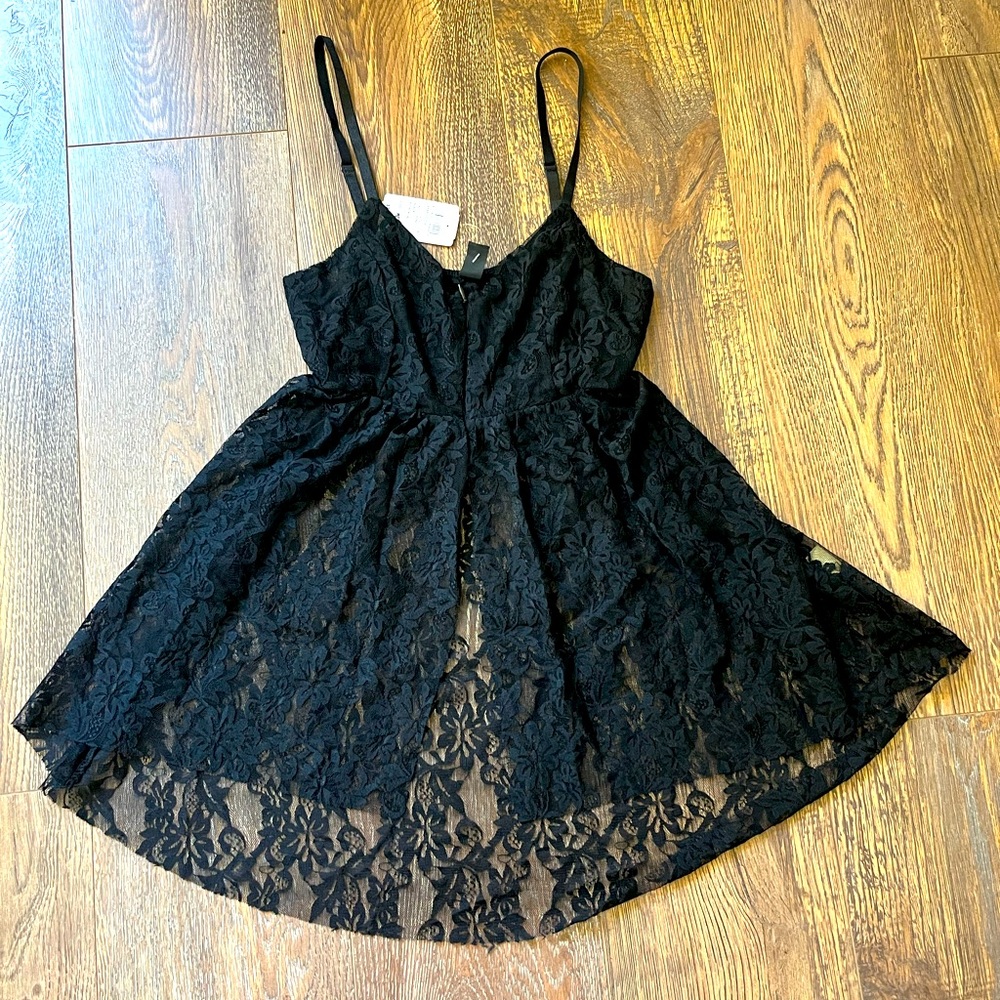 NWT Black lace Windsor top
